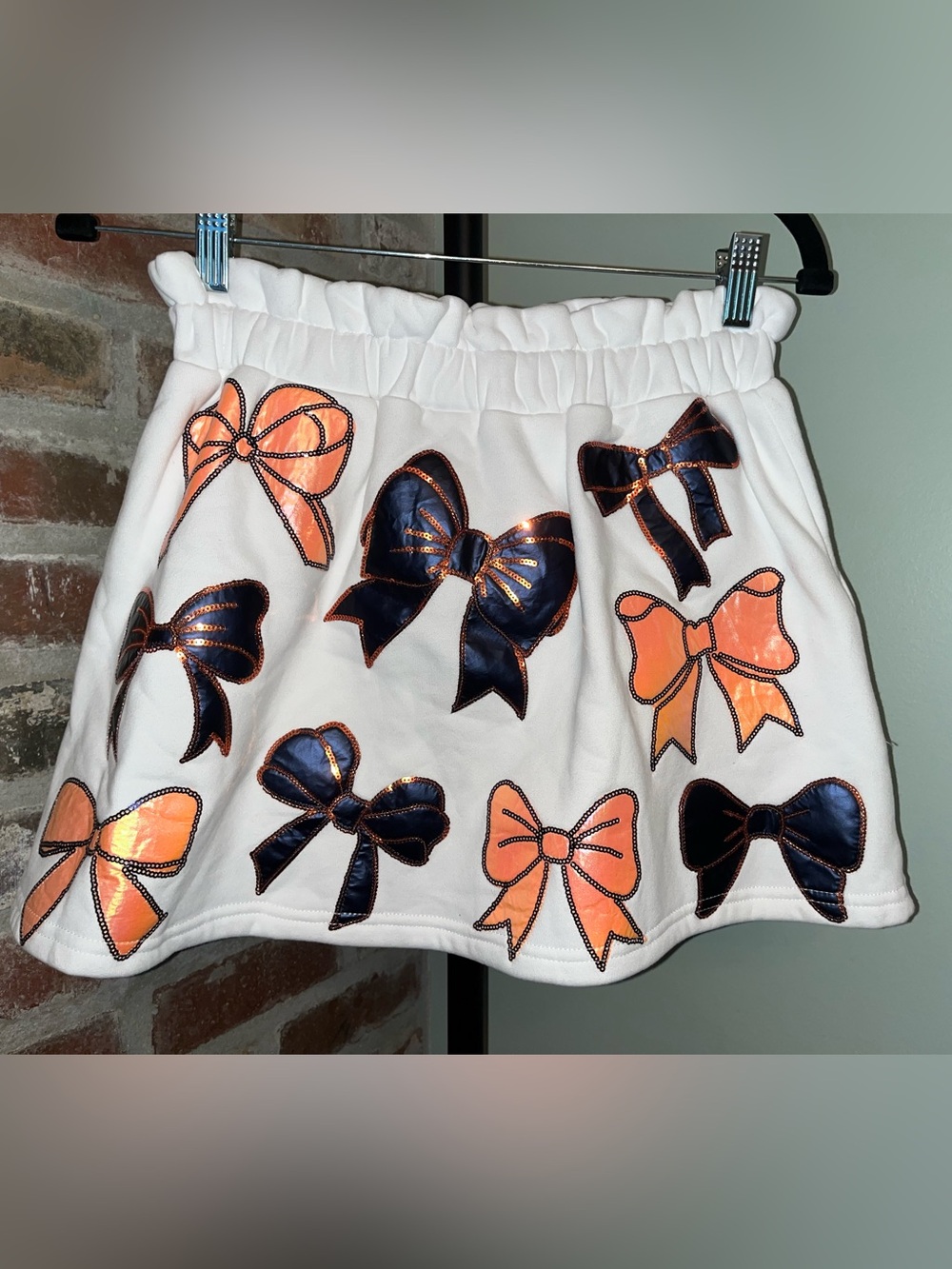 Queen of Sparkles sequin bow skort, iridescent and black bow | size XS - Picture 3 of 4
